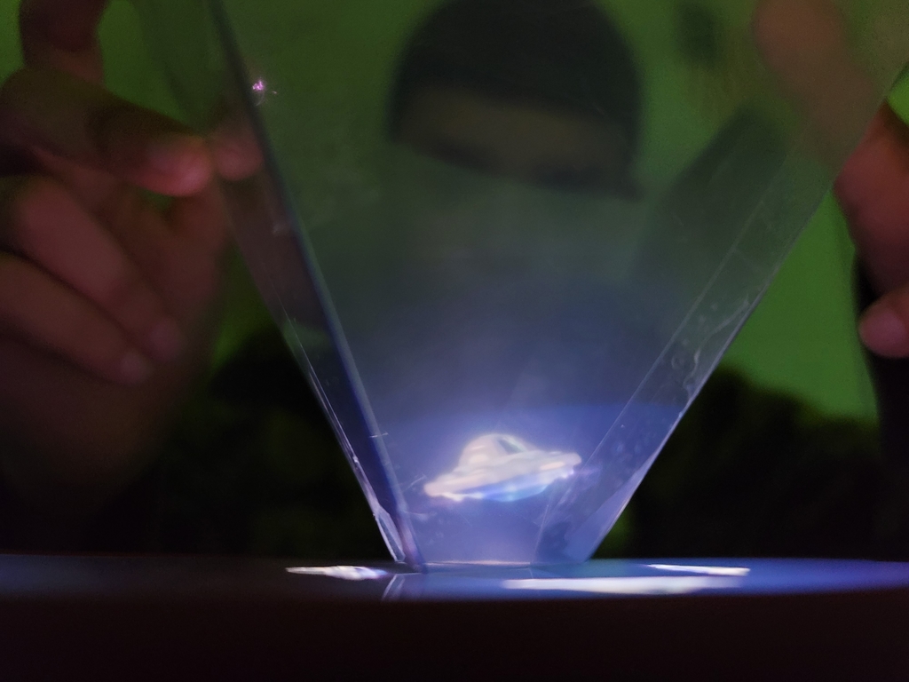 3D Hologram from reusable materials!